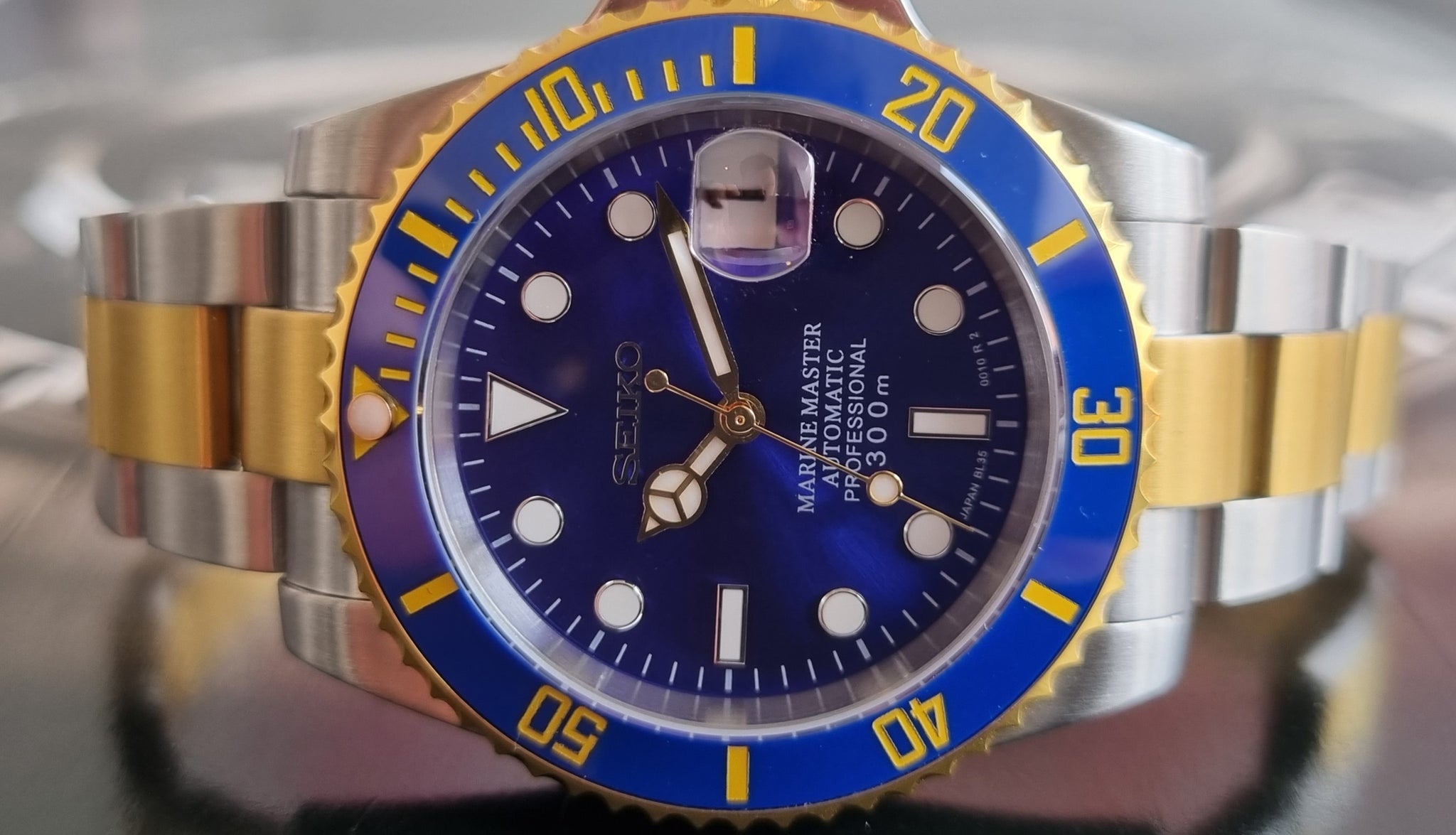Bluesy two tone submariner – Lovetomodwatches