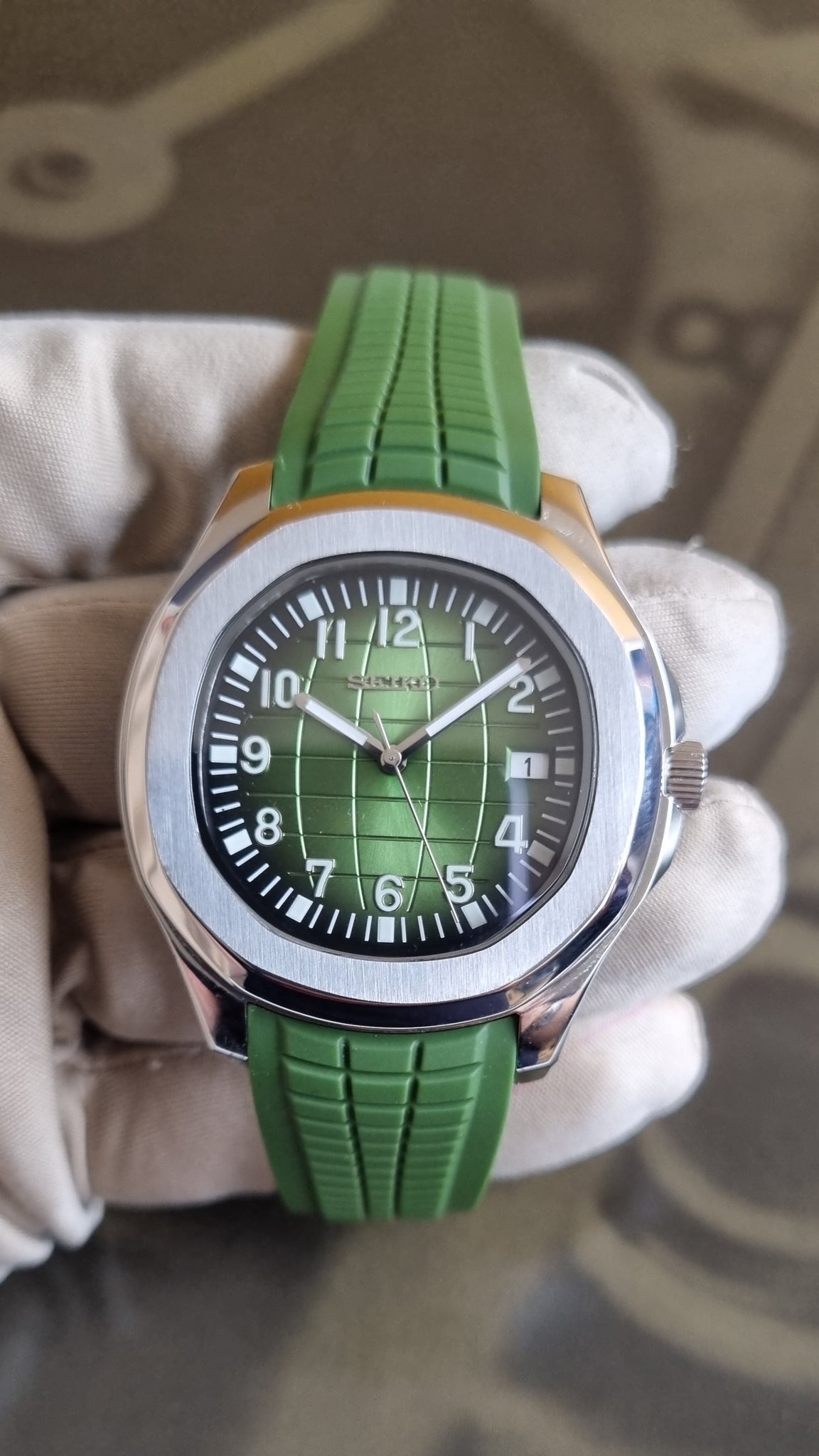 Seiko mod Aquanaut green – Lovetomodwatches