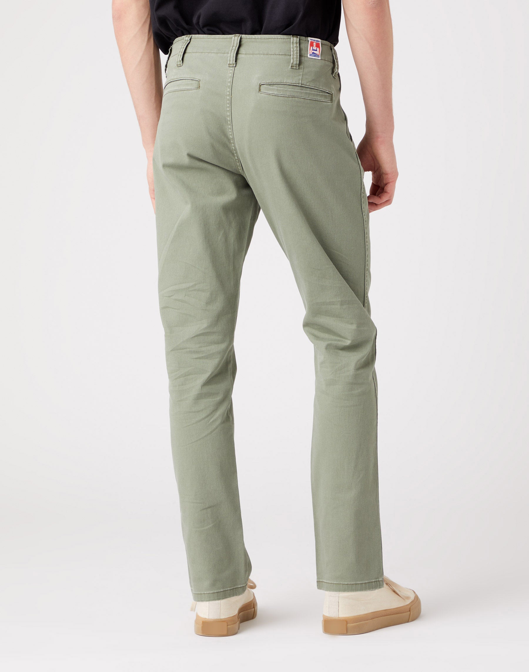 Casey Jones Chino in Deep Lichen Green | WRANGLER Switzerland - WRANGLER  Schweiz