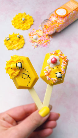Bees cakesicles