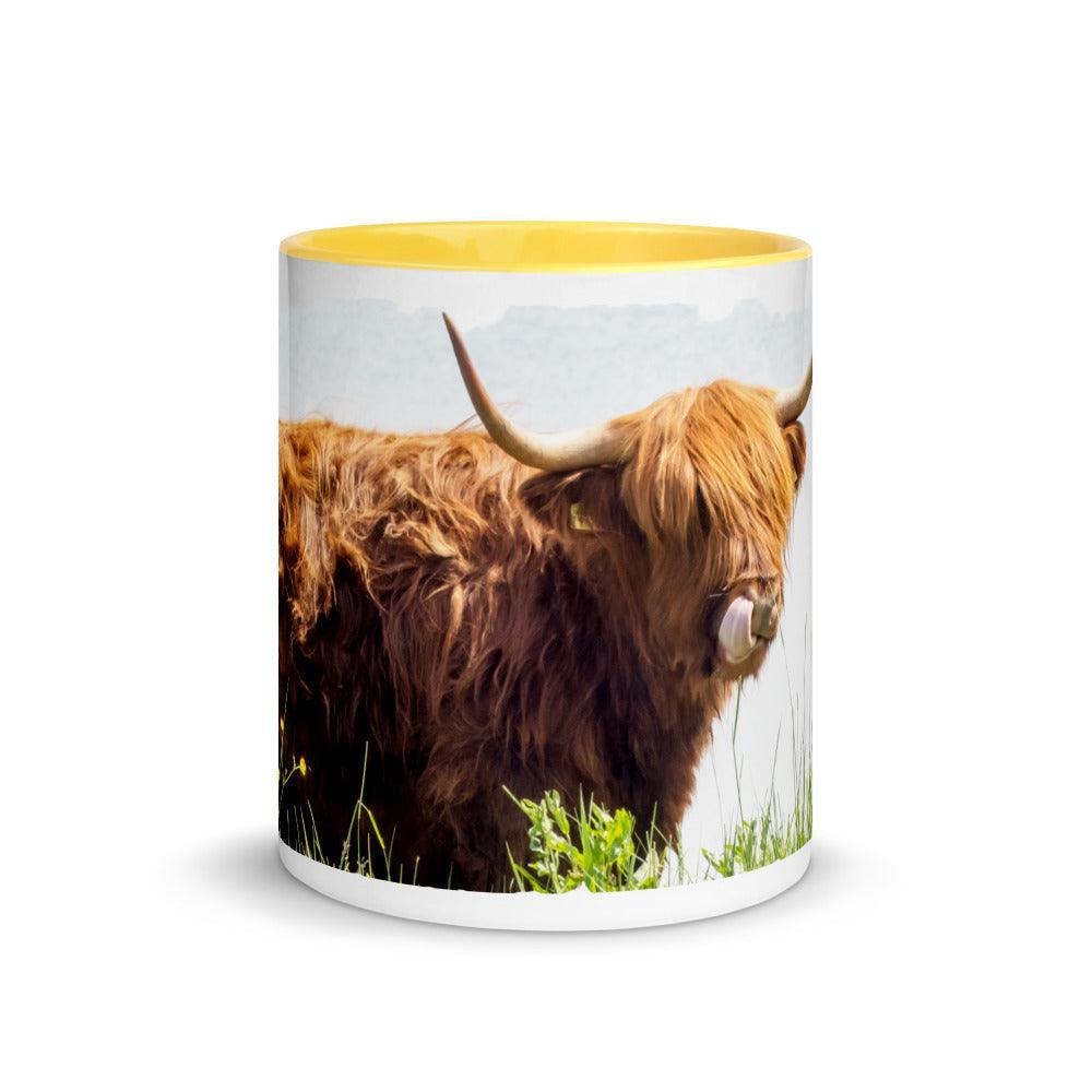 Hochlandrind am Wasser - Farbige Tasse Howling Nature