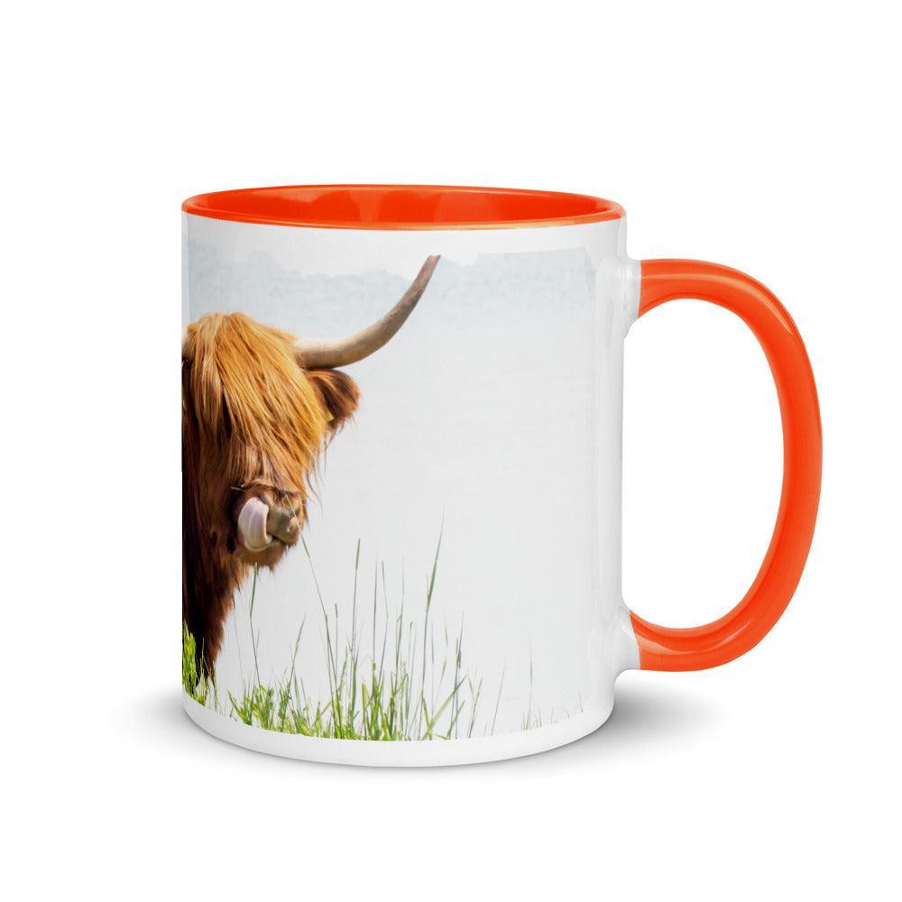 Hochlandrind am Wasser - Farbige Tasse Howling Nature