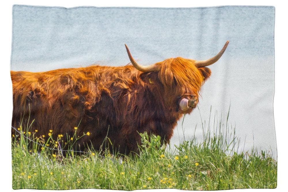 Hochlandrind am Wasser - Kuscheldecke Howling Nature