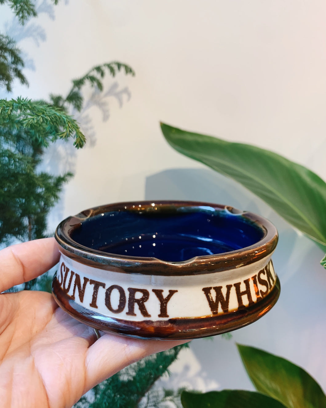 日本全国送料無料 昭和レトロSUNTORY サントリー ウイスキー陶器灰皿 非売品 中古 1個