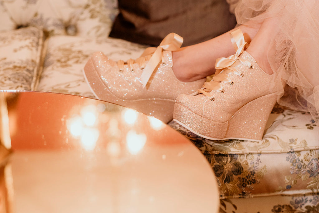 Subtropical Señuelo Cubeta Zapato tenis de novia o xv años en color rosa oro con plataforma – Valenta  Zapatos