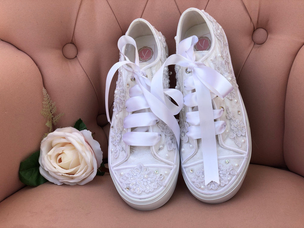 zapatos tenis para primera comunión o boda Valenta