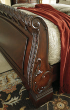 Load image into Gallery viewer, North Shore Queen Sleigh Bed
