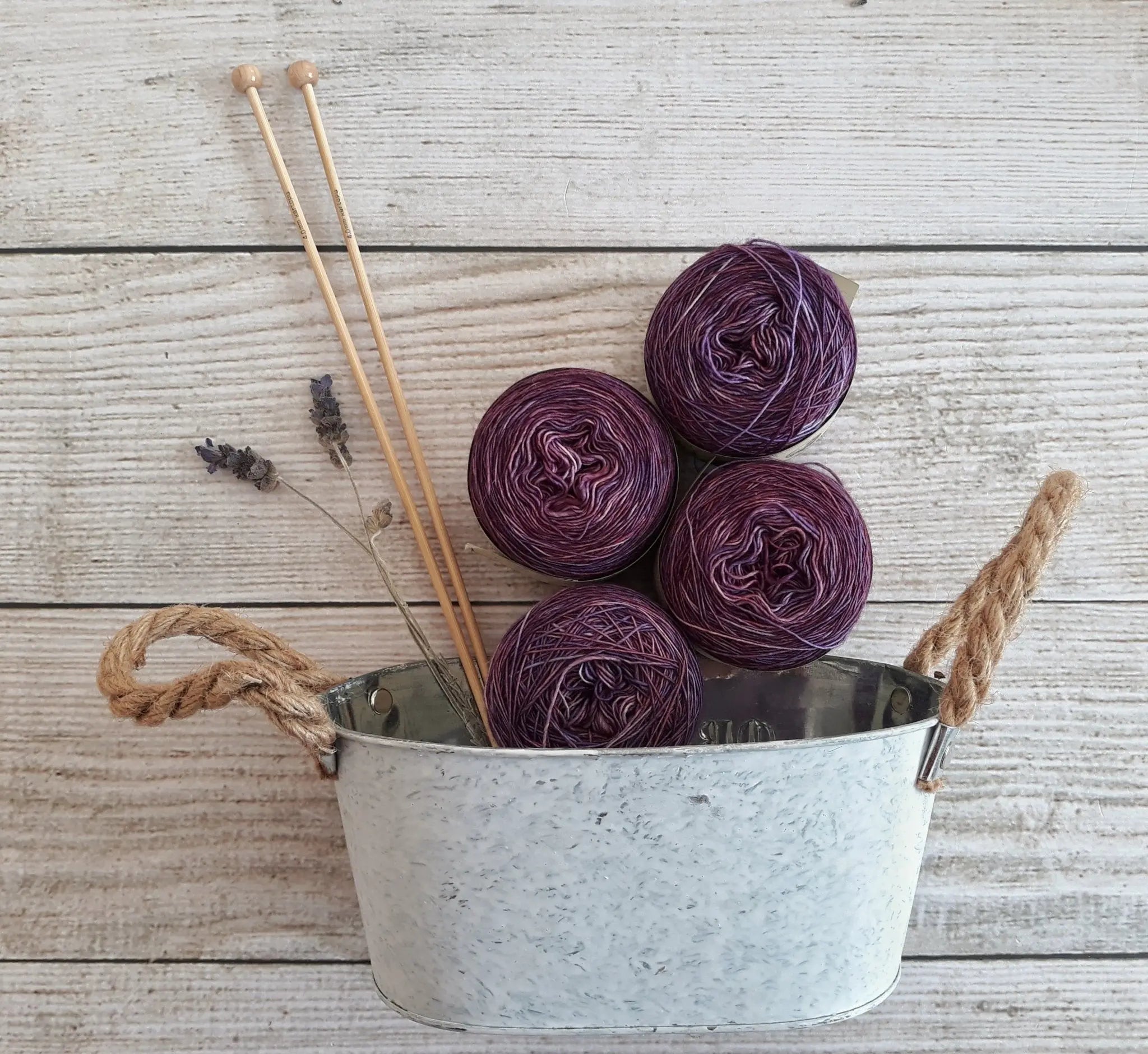 The Complete Guide to Choosing and Using a Knitting Set - The Knit Klub