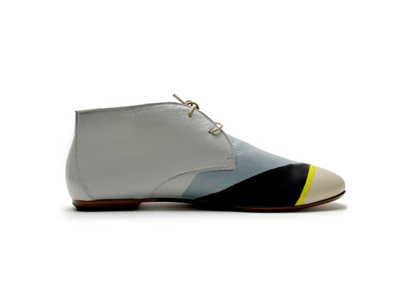 handpainted Italian comfortable gray chukka boots with geometry design