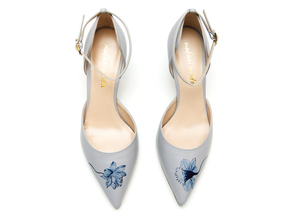 handpainted Italian comfortable gray pumps heels with flower design