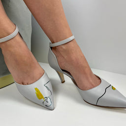 handpainted Italian comfortable gray pumps heels with line art design