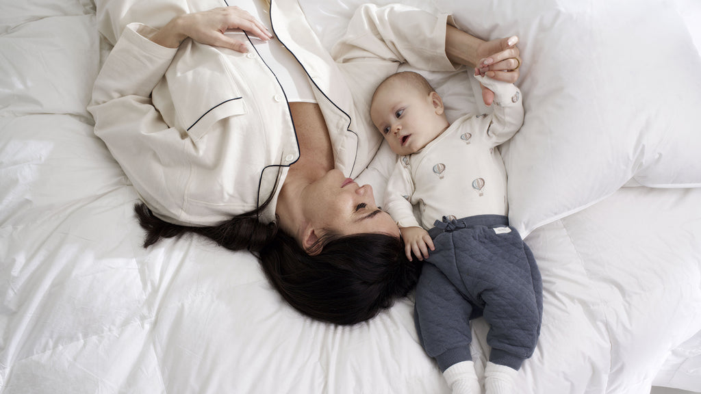 Vauvan vuorokausirytmi alkaa vähitellen muistuttaa muiden perheenjäsenten rytmiä