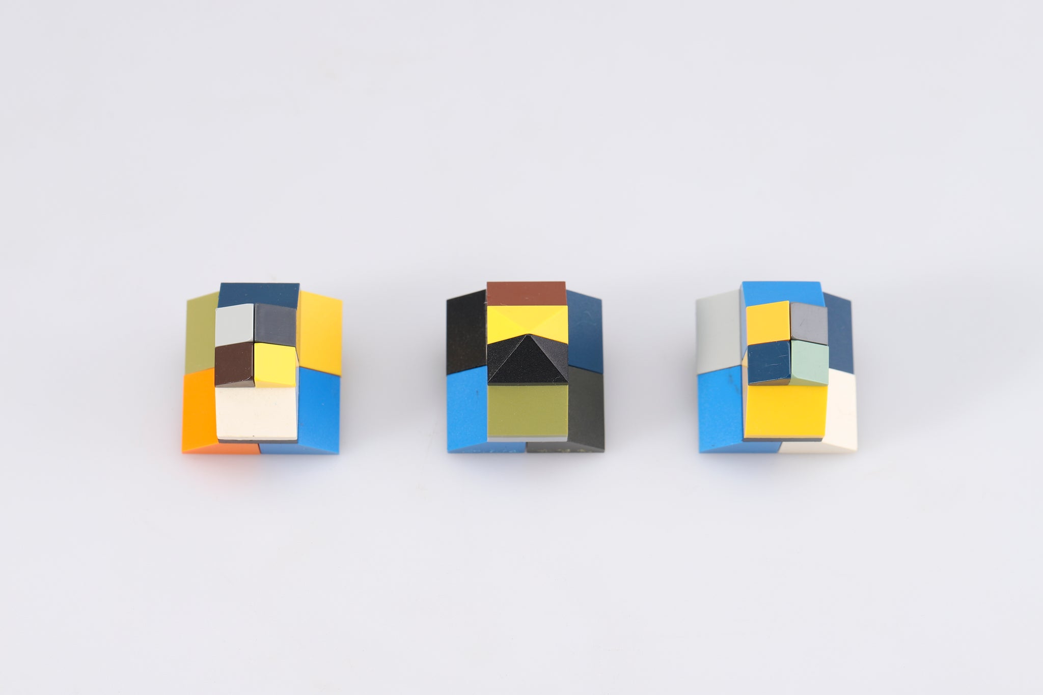 Sungho Cho Brooch: Untitled, 2019 Silver 925, recycled Lego block.