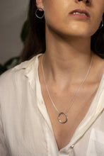 Load image into Gallery viewer, ORGANIC CIRCLE NECKLACE 