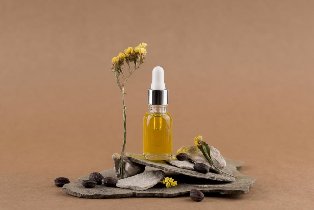 Ontdek de voordelen van jojoba olie voor je gezicht en huid. Leer hoe je het gebruikt voor een natuurlijke hydratatie en verzorging.