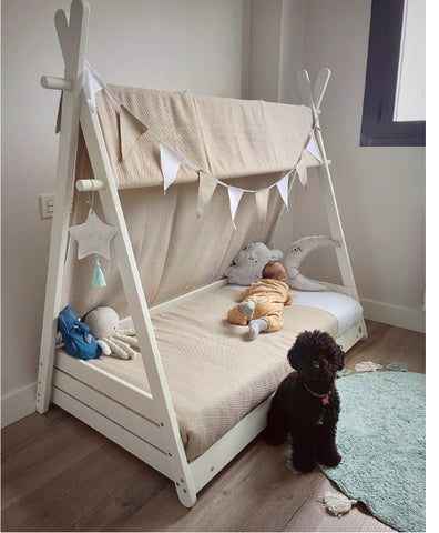 Cama Montessori en forma de cabaña