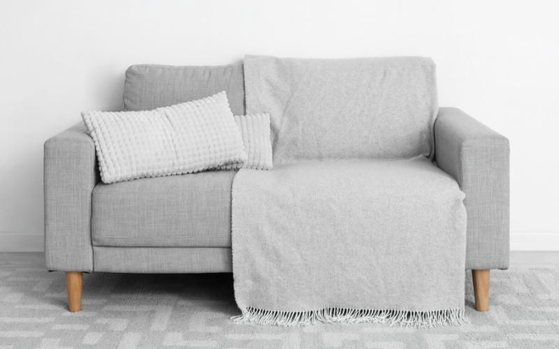 Comment Mettre un Plaid sur un Canapé ? | Housse Moderne