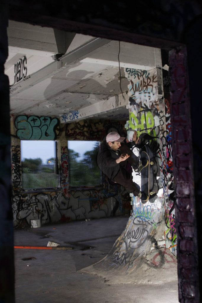 Mario ghetto wallride to fakie