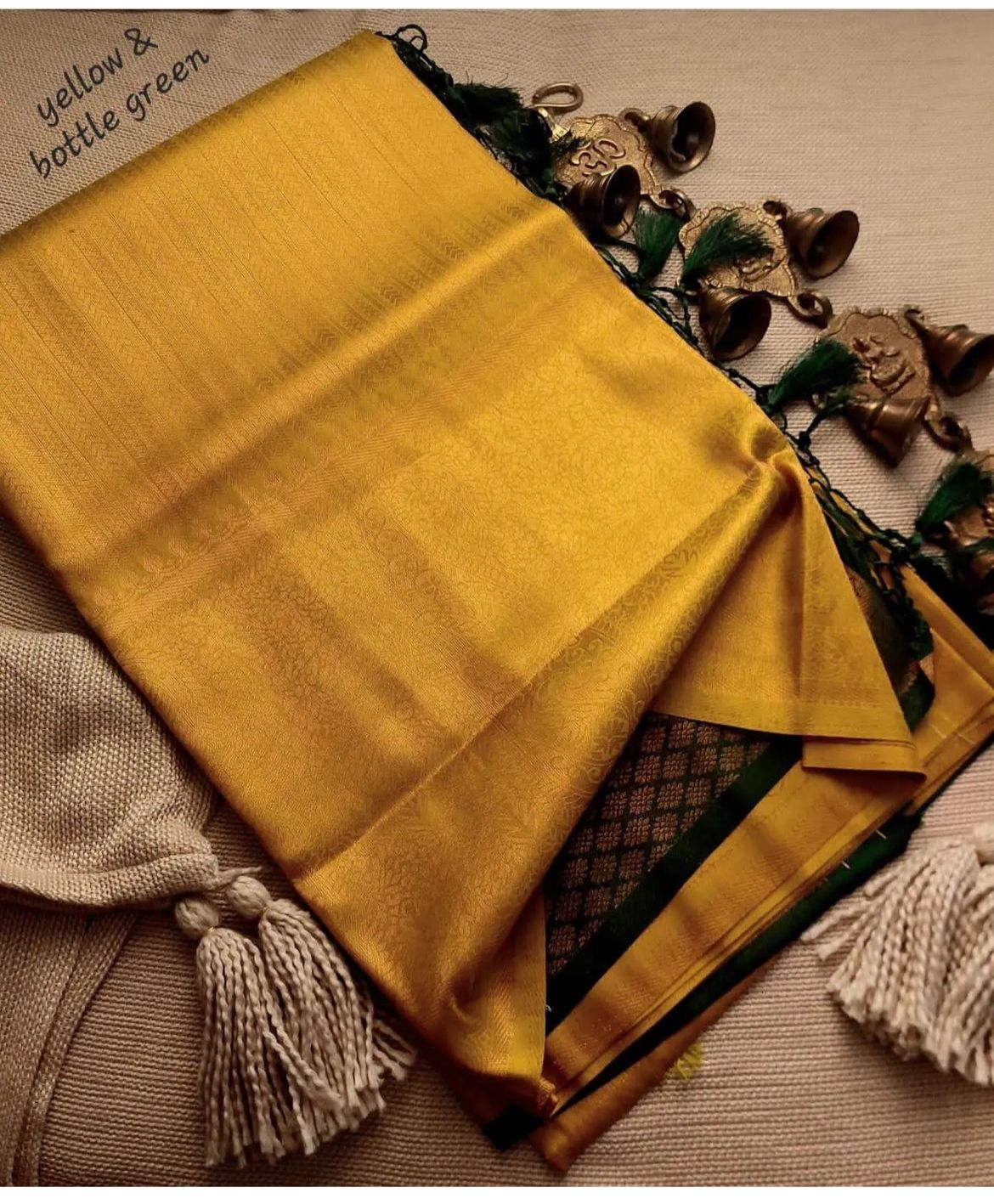 KUBERA PATTU SAREES - AS1602 – Aathvya