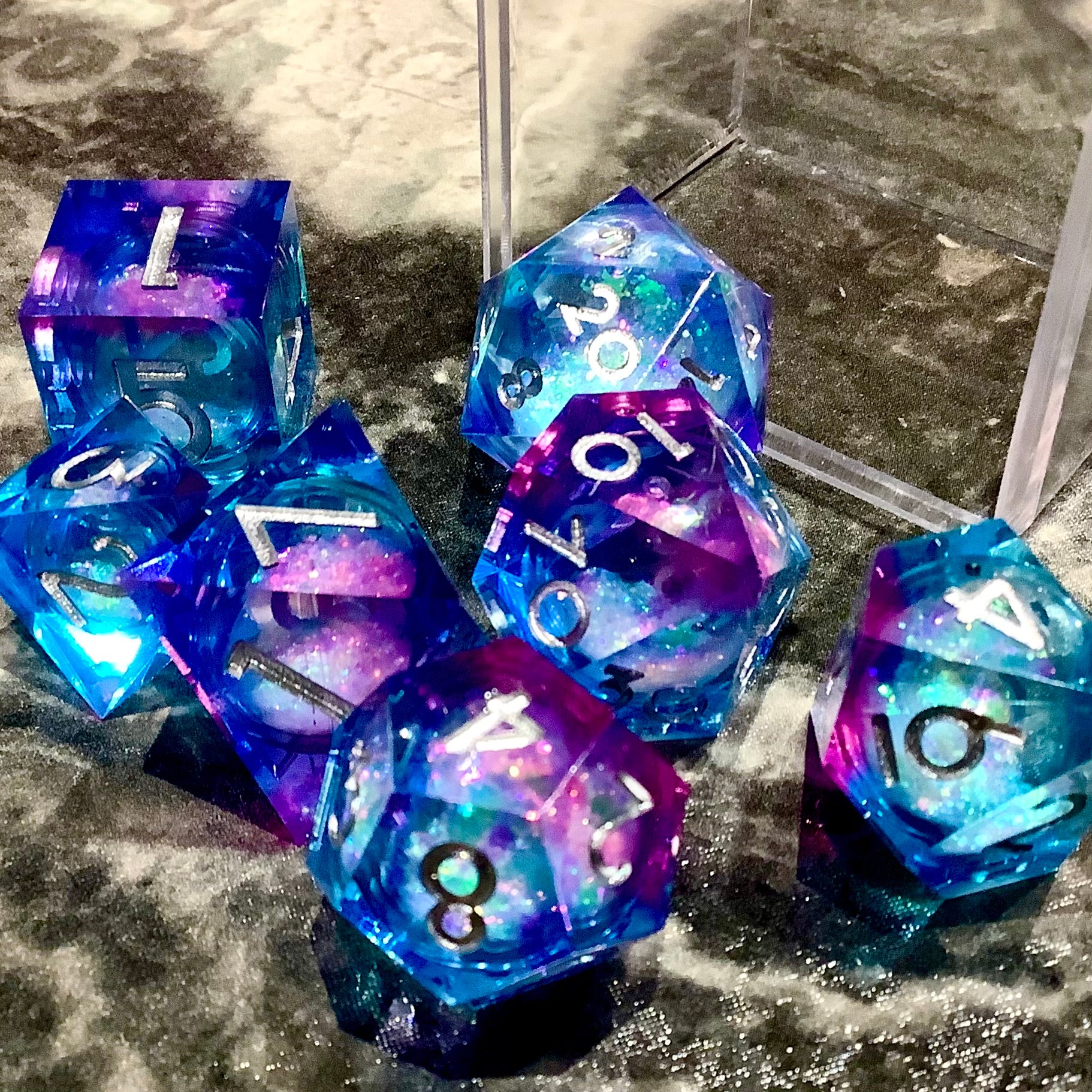 Snow-Globe Sparkle Dice