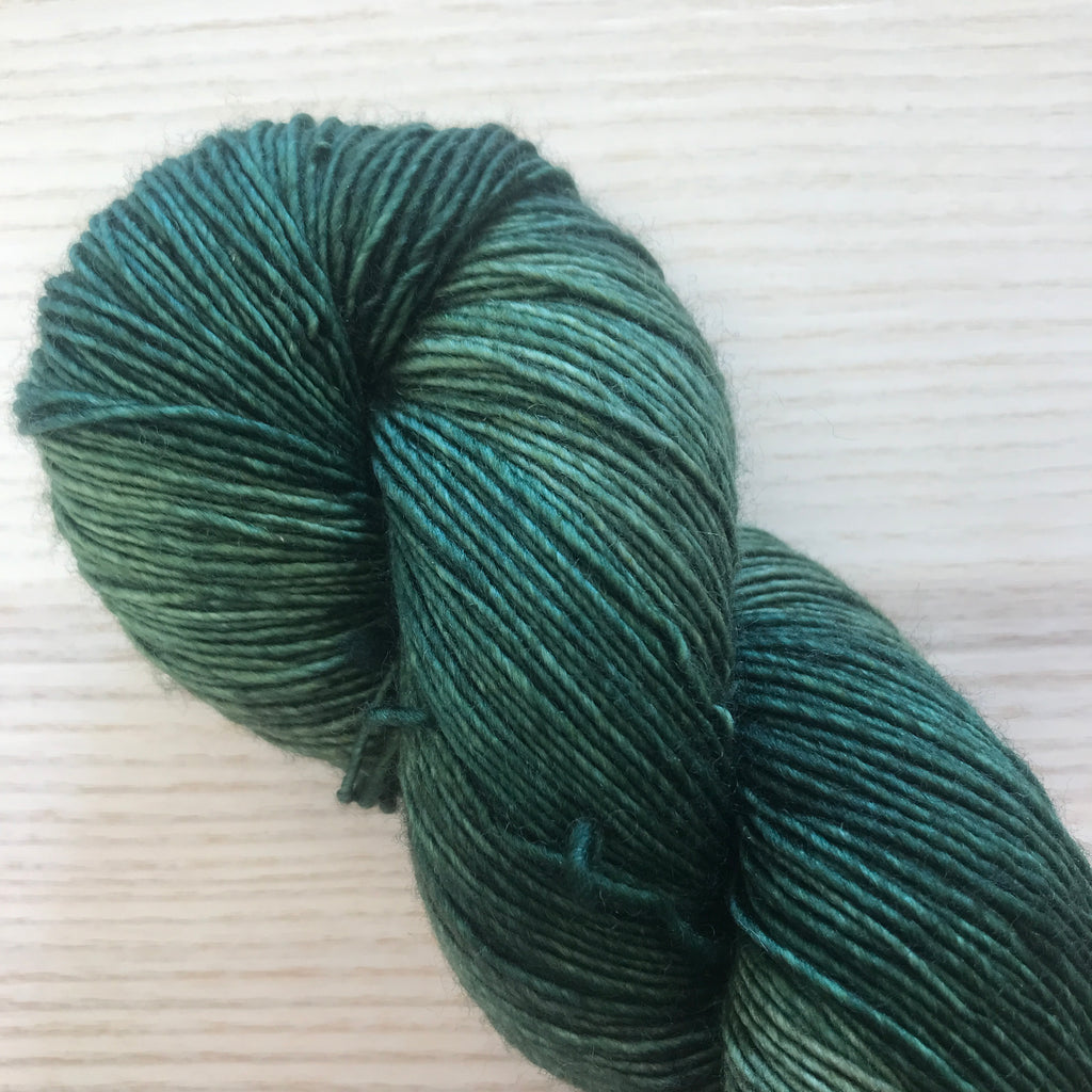 逆輸入 Lichen and Lace 4ply Worsted 5かせ 手染め毛糸 | wasser-bau.com