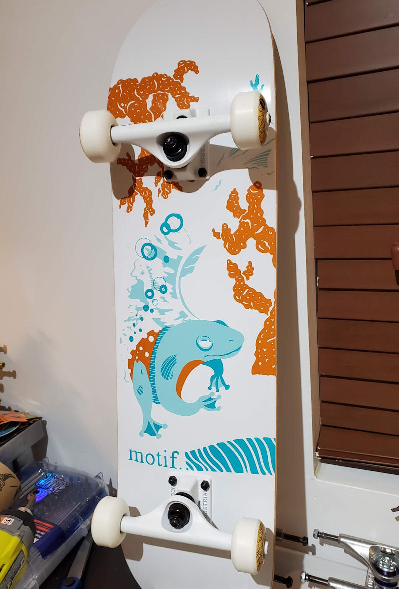 The Motif Brand - FrogFish Complete Skateboard - artondeck.com