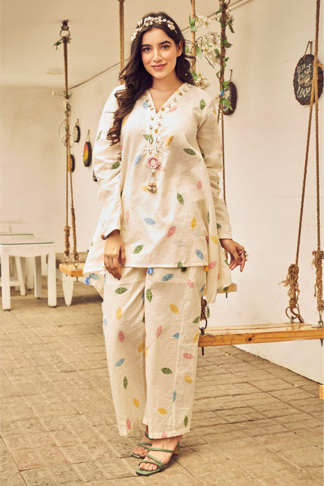 Which fabric is good for ladies kurti pant? - Quora