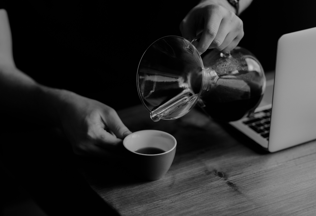 Pouring Chemex coffee in to cup