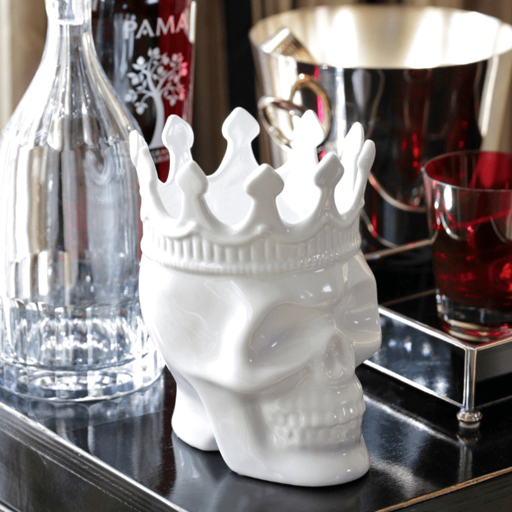 Ceramic-skull-candle-with-decorative-crown-and-1-cotton-wick