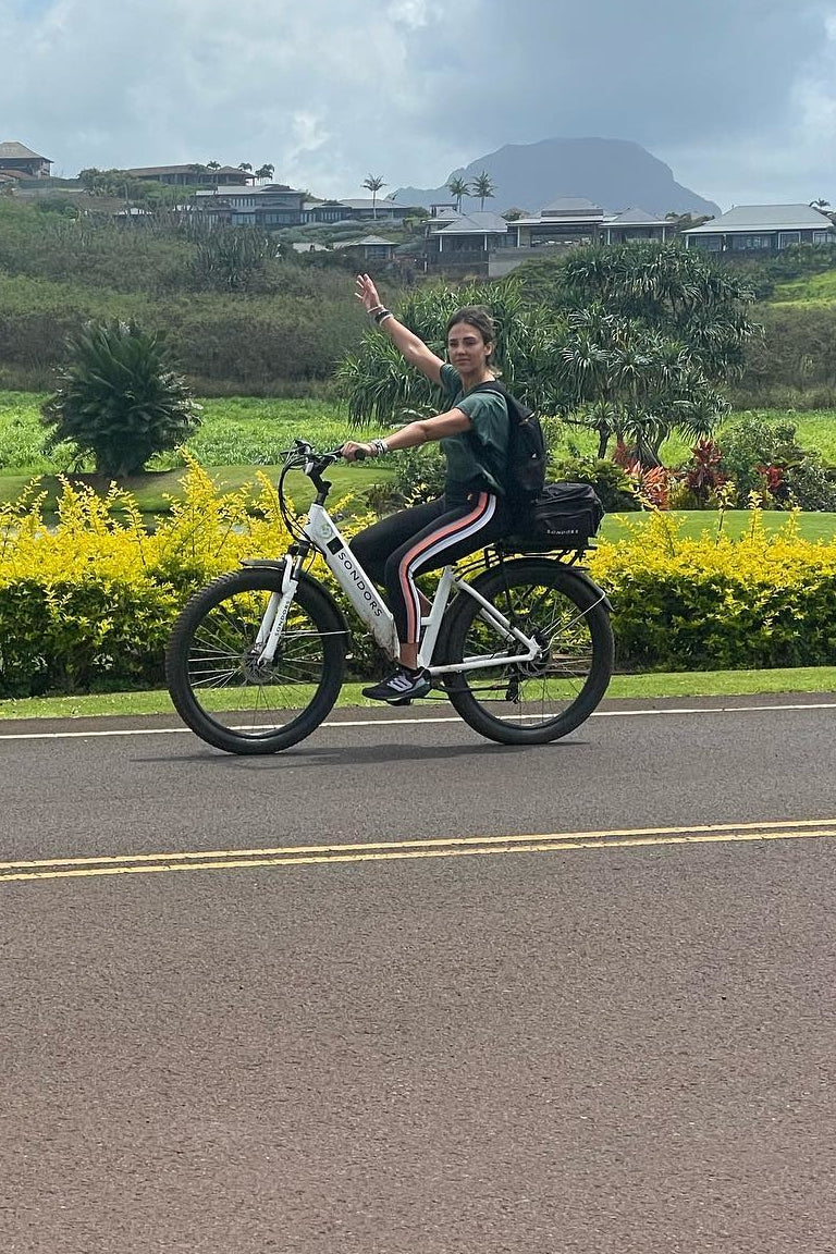 Jessica Alba, e-bike