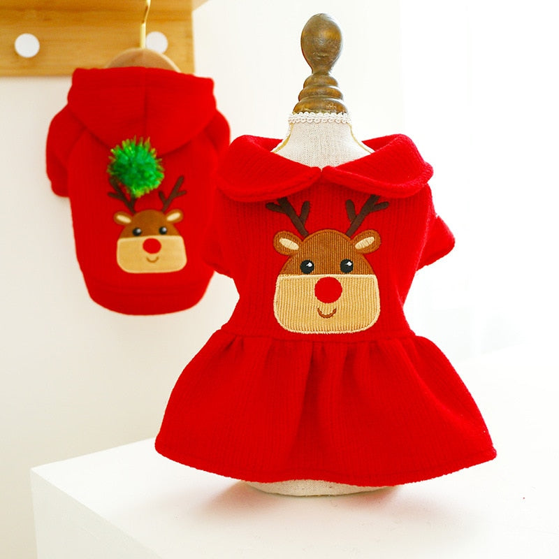 Felpa con cappuccio e vestitino di Natale con renna sul dorso. Abbigliamento in maglia chic di lusso per cani, gatti e animali domestici.