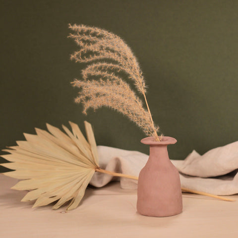 Terracotta club | Dried flowers clay vase