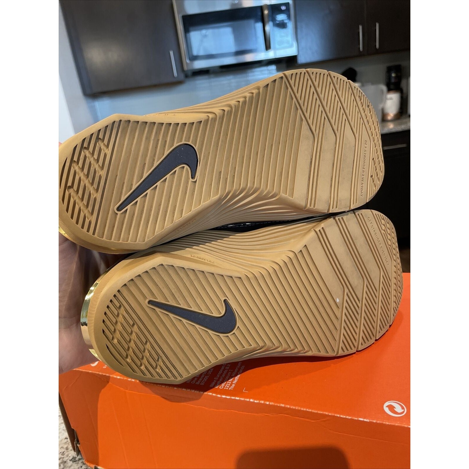 nike metcon 6 brown gold