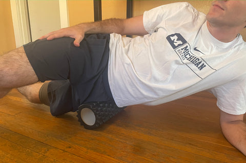 tensor fasciae latae massage: foam roller