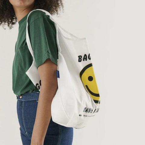 Baggu-sac-de-course-Happy-blanc-accessoire-Atelier-Kumo