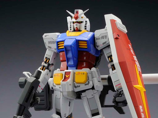 Mobile Suit Gundam MG MS-07B Gouf (Ver. 2) 1/100 Scale Model Kit