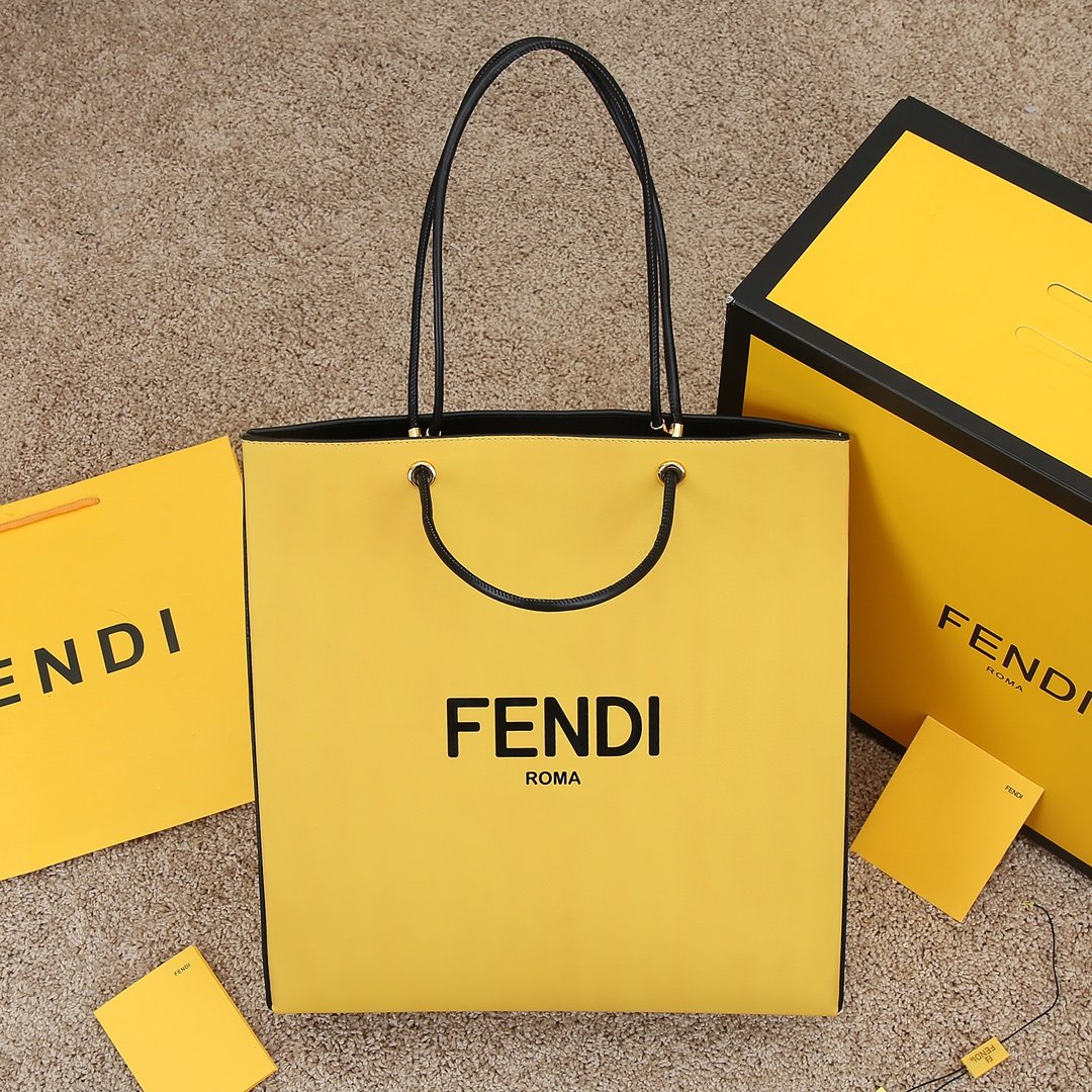 FENDI WOMEN'S 2021 NEW ARRIVALS SHOPPING BAG HANDBAG