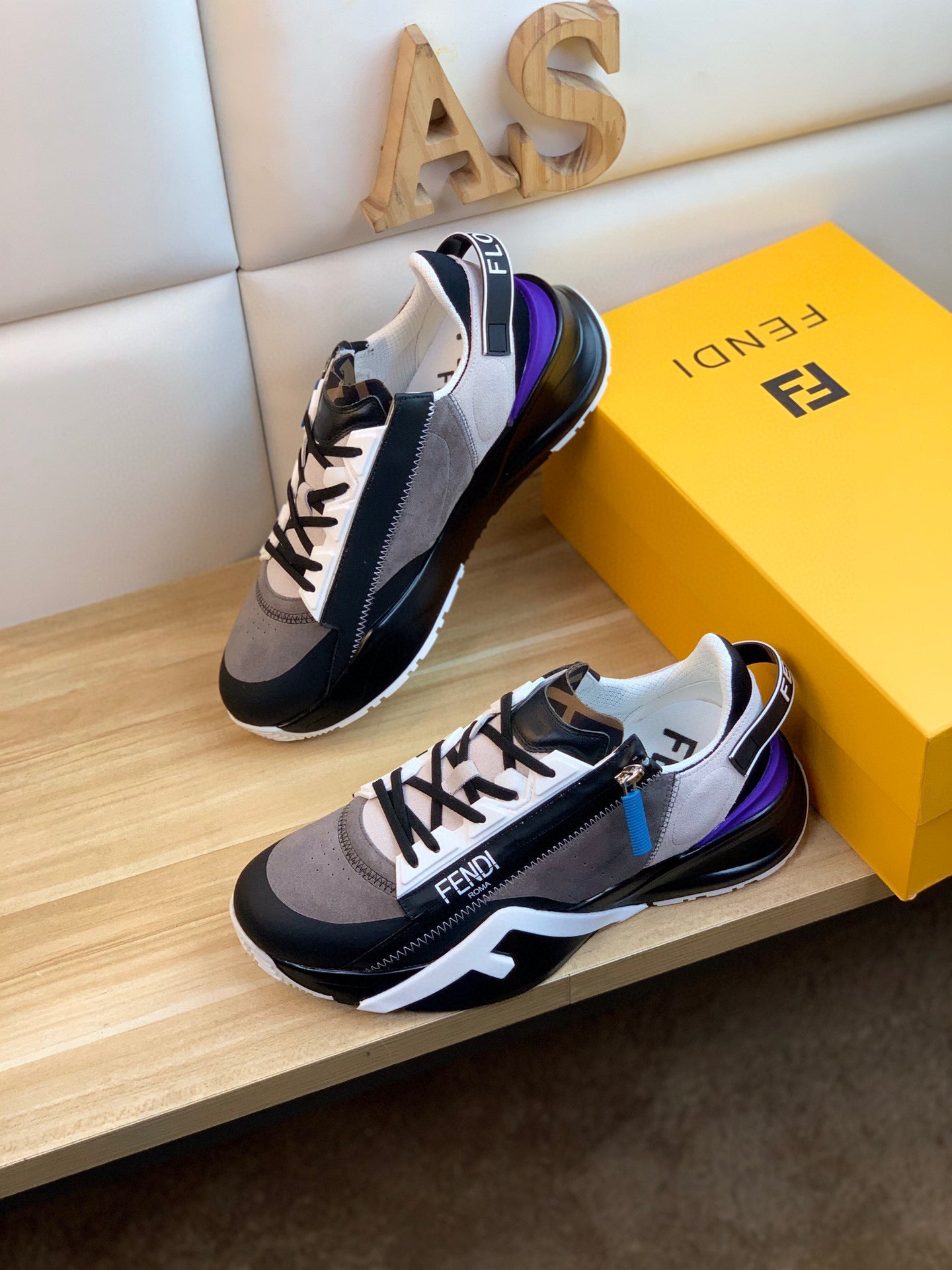 Fendi Men's 2021 NEW ARRIVALS Flow Sneakers Shoes