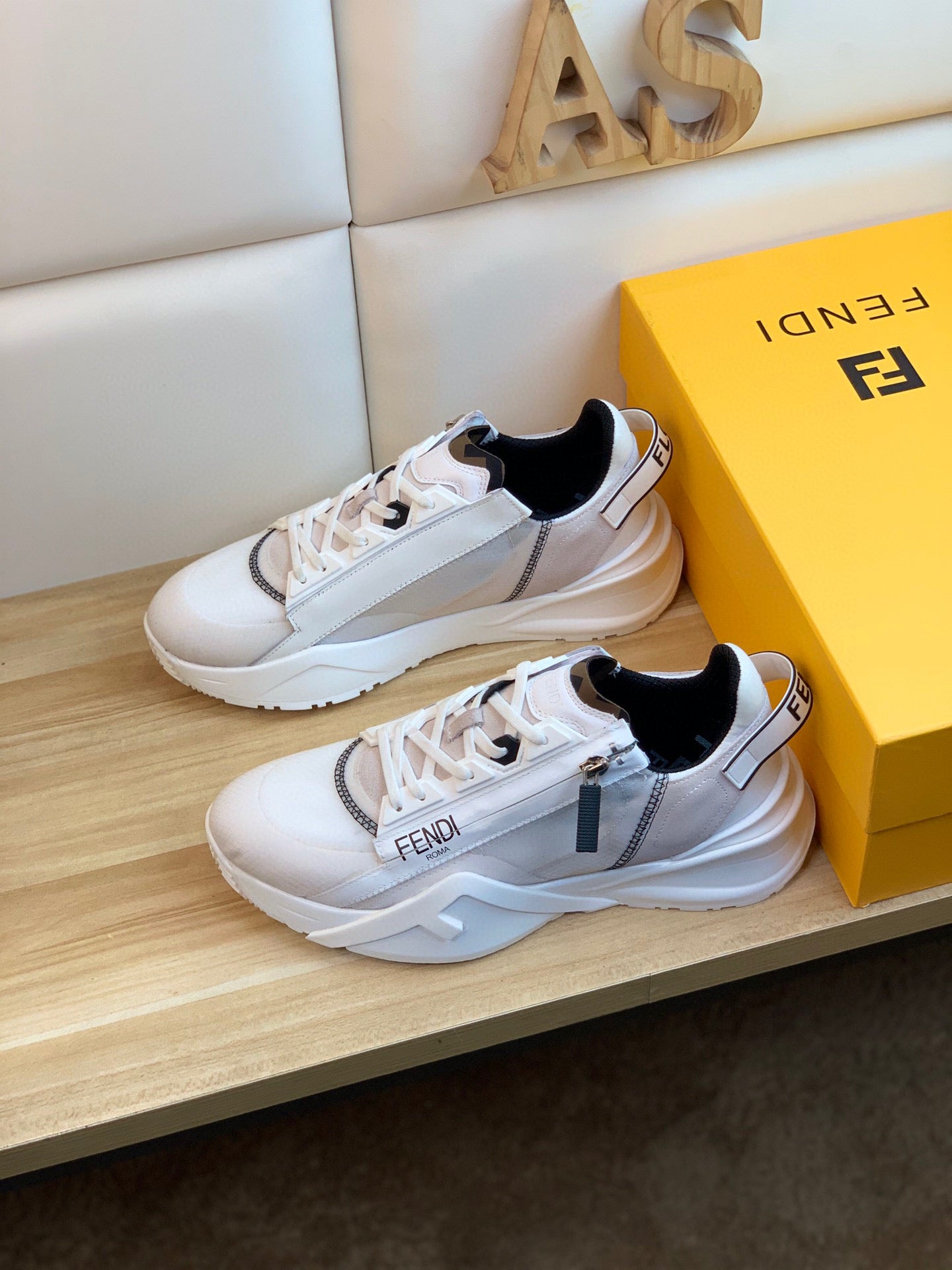 Fendi Men's 2021 NEW ARRIVALS Flow Sneakers Shoes