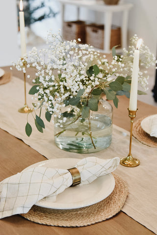 Neutral Table scape