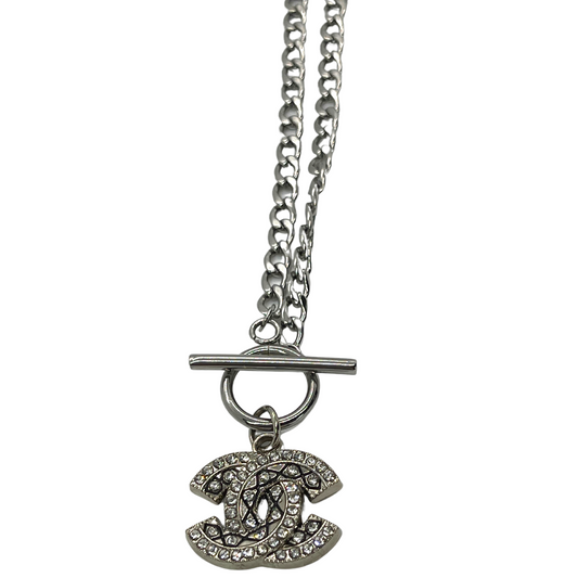 Louis Vuitton Silver LV Pendant Necklace Silvery Metal ref.303738