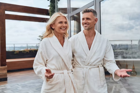 How to wear both bath robes and dressing gowns