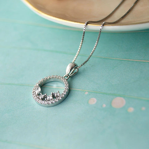 Oval pendant