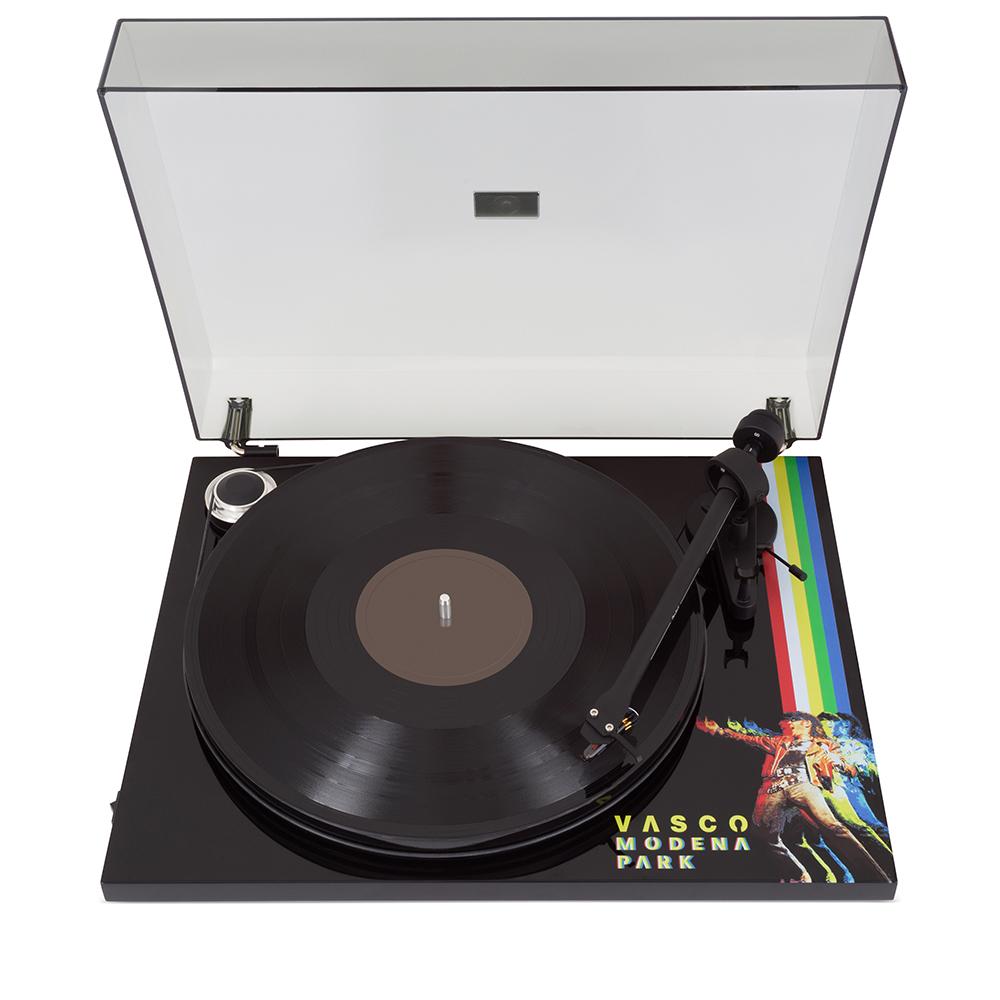 Giradischi "Vasco Modena Park" | Pro-Ject Essential III - Vasco Rossi Official product image