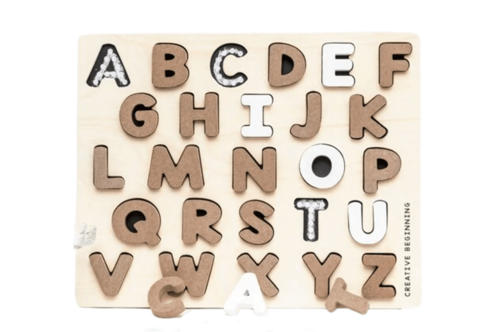 Puzzle alphabet, méthode montessori