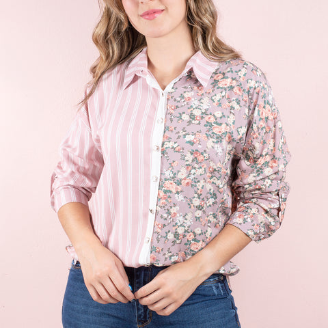 CAMISA COLOR ROSA CON ESTAMPADO DE FLORES