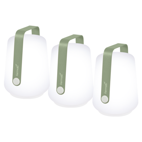 Un set de 3 mini lampes d'extérieur Fermob