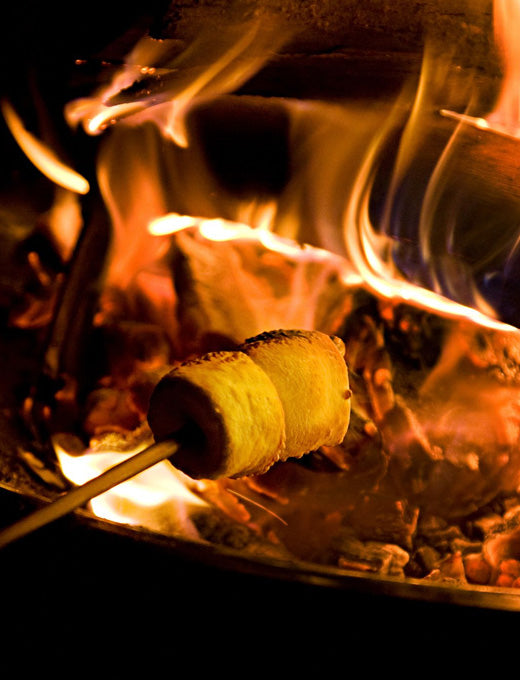 Roasting marshmellows on open firepit