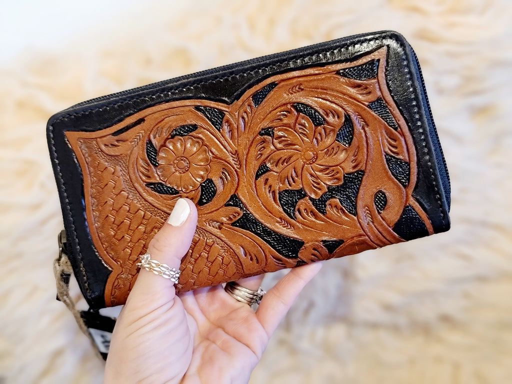 Hand tooled leather wallet – Five Diamond Cattle & Company