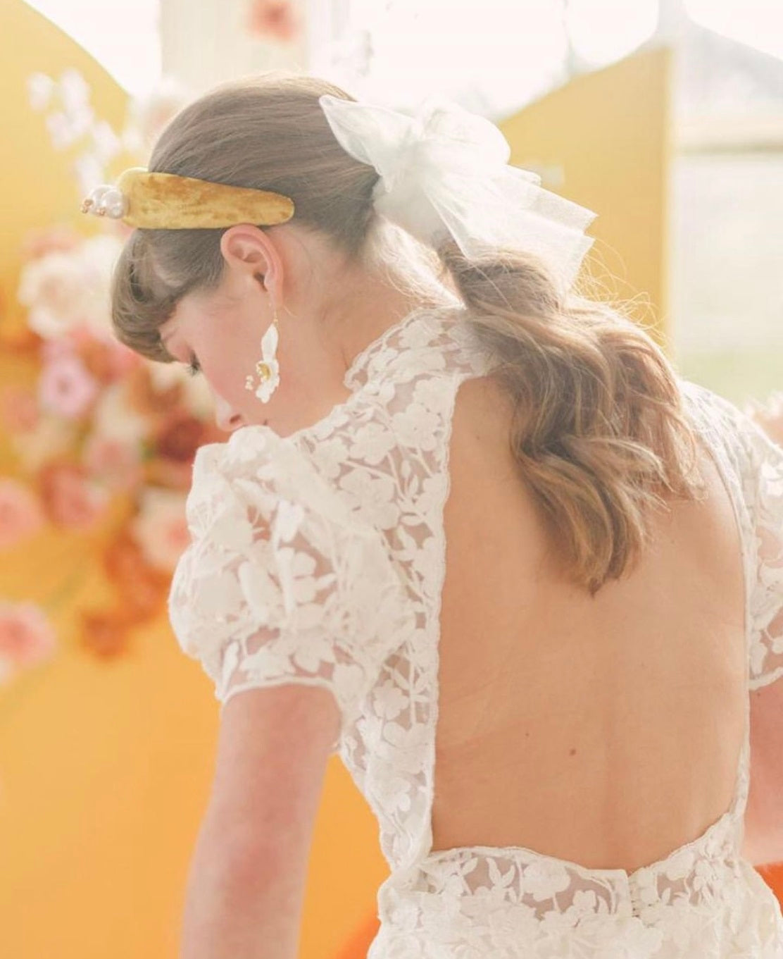 robe de mariée à manches en dentelle comme Bridgerton